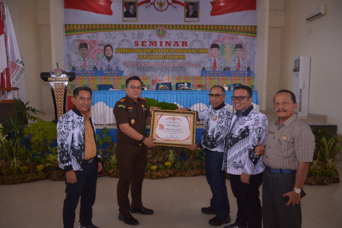 PGRI Kabupaten Kampar Gelar Seminar Advokasi dan Bantuan Hukum bagi Guru dan Tenaga Kependidikan