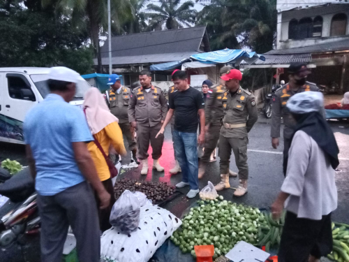 Disparkop Kampar Tertibkan Pedagang Pasar Inpres Bangkinang, Wujudkan Pasar Aman dan Nyaman