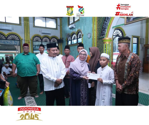 Safari Ramadhan di Kampung Pinang, Wabup Kampar Misharti Serahkan Bantuan untuk Masjid dan Dhuafa