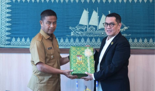 Bupati Kampar Ahmad Yuzar Tegaskan Transparansi Keuangan saat Serahkan LKPD ke BPK Riau