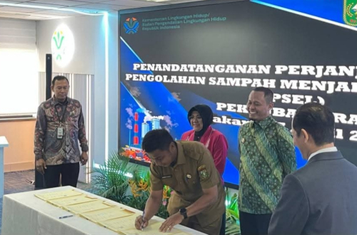 Bupati Kampar Ahmad Yuzar Teken Kerja Sama PSEL, Dorong Sampah Jadi Energi