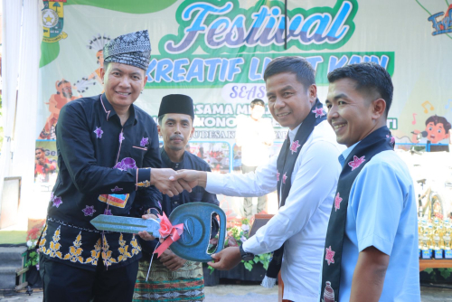 Bupati Kampar Buka Festival Kreatif Lipatkain, Dorong Ekonomi Berbasis Budaya Lokal