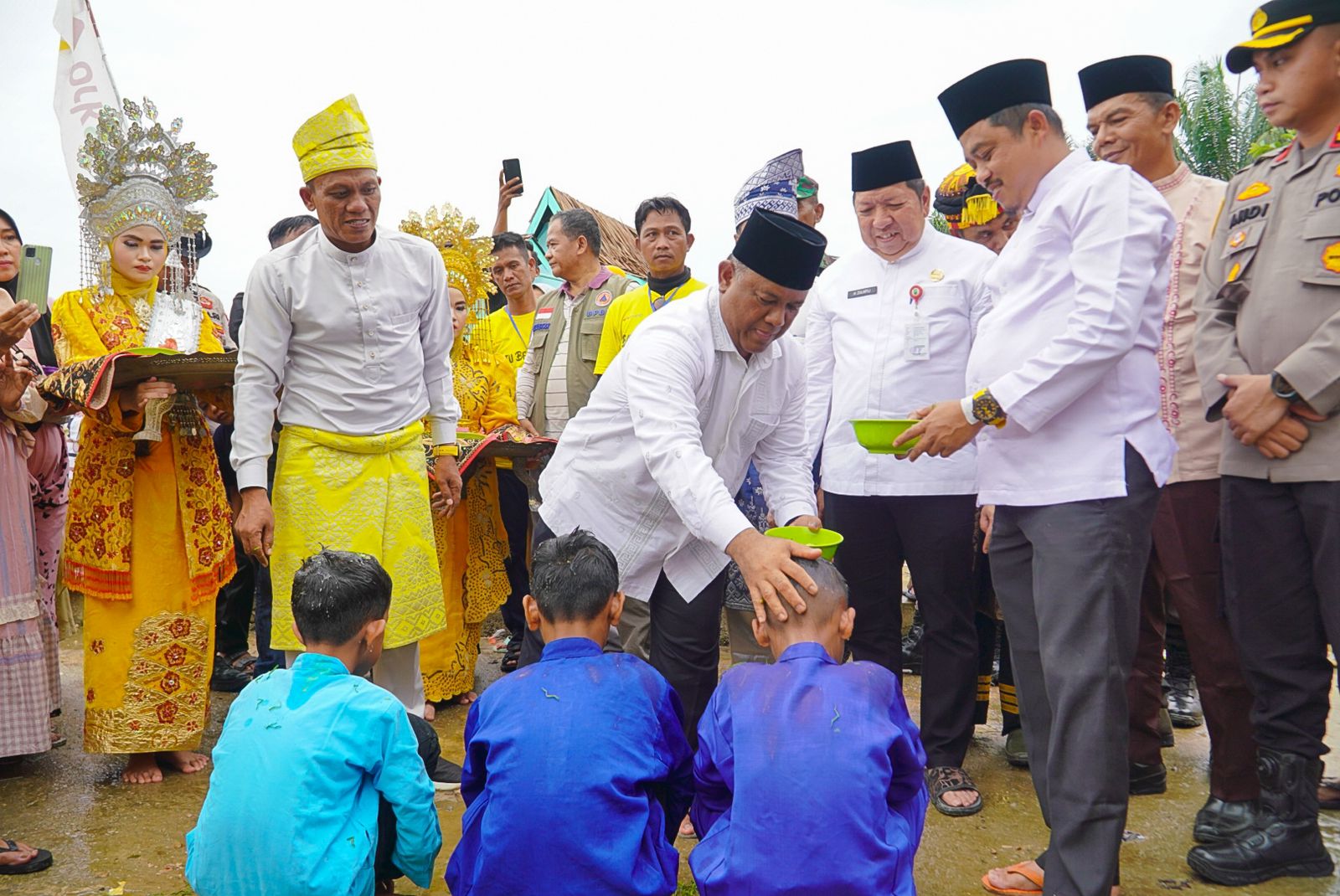 Wakil Ketua DPRD Kampar Repol Hadiri Balimau Kasai di Desa Batu Belah