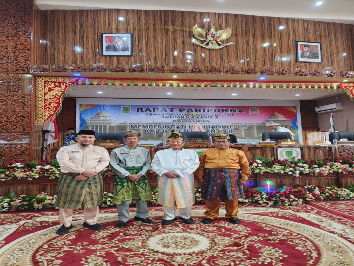 Wakili Pj Bupati Kampar Hambali, Staf Ahli Bupati Kampar Riadel Fitri Hadiri Rapat Paripurna Hari Jadi Kabupaten Rokan Hilir ke-25