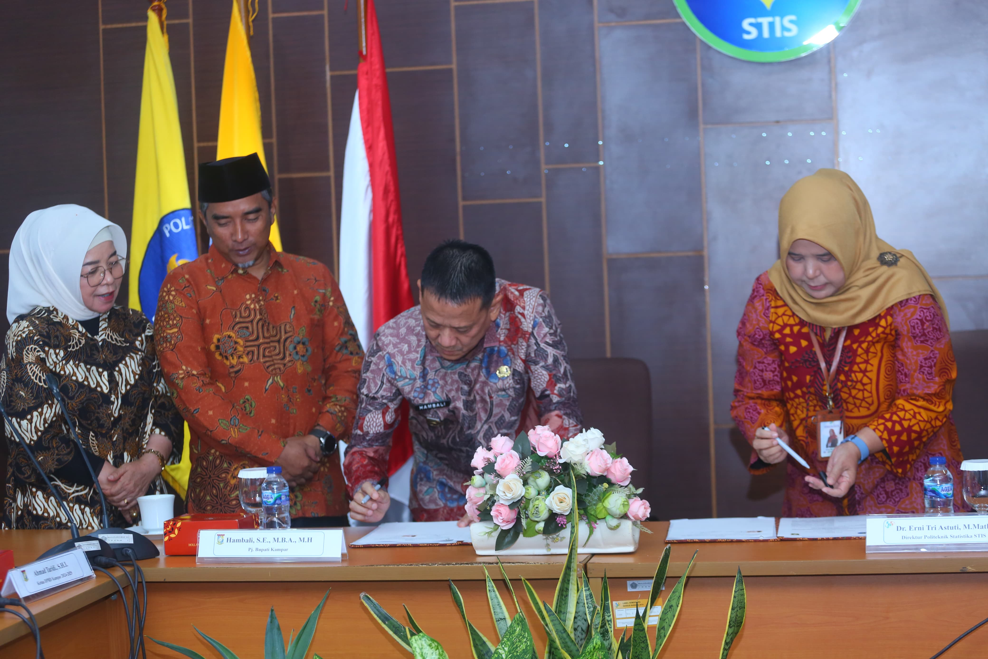 Pj Bupati Kampar Tandatangani Mou Dengan STIS Jakarta