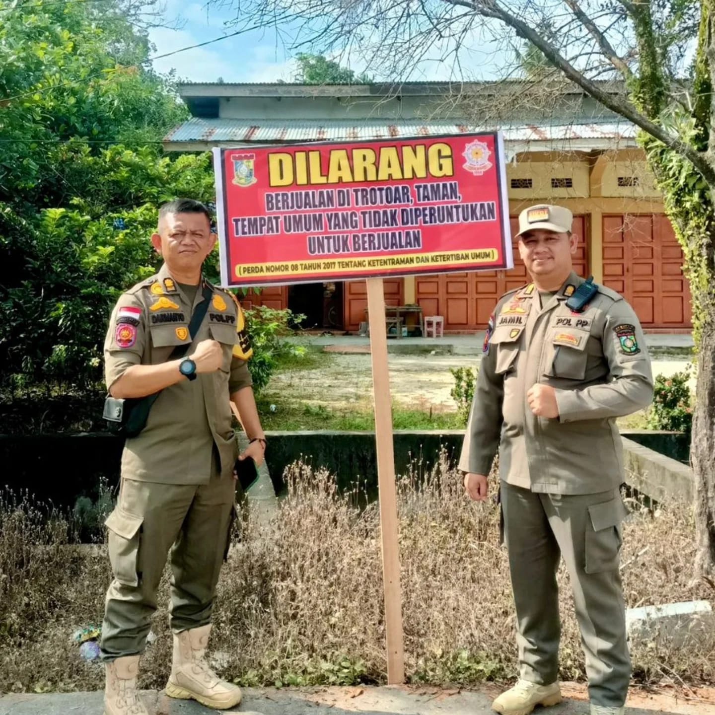 Pedagang Berjualan di Trotoar Rimbo Panjang Ditertibkan Satpol-PP Kampar