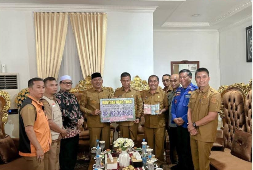 Pemkab Kampar Turun Tangan, Salurkan Bantuan Tunai untuk Korban Bencana di Lima Puluh Kota