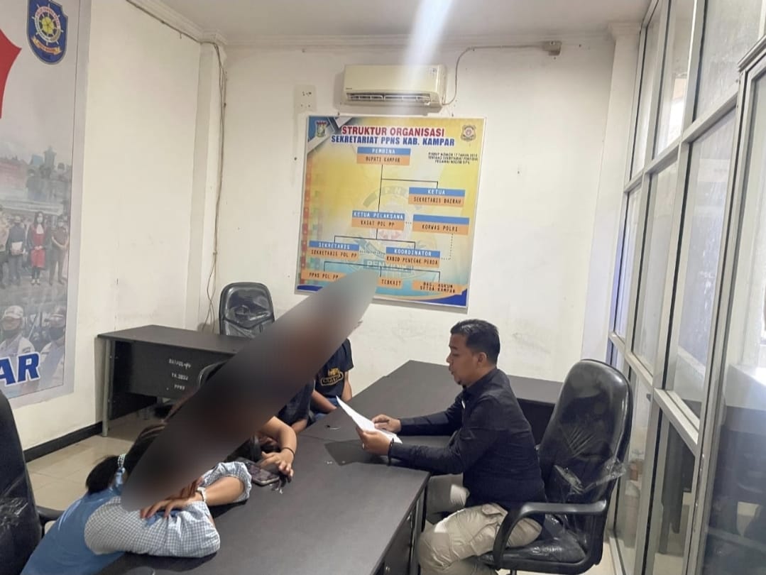 Patroli Malam, Satpol PP Kampar Tertibkan Muda-mudi di Kawasan Islamic Center