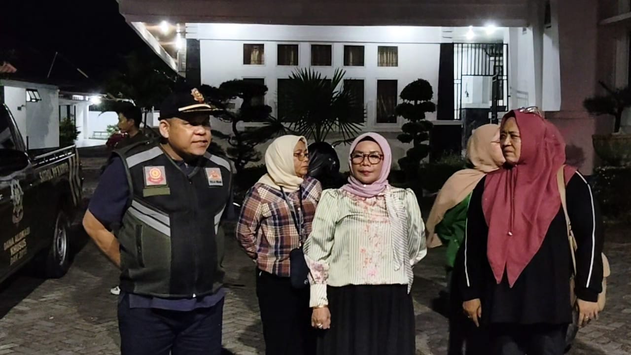 Dua Perempuan Diamankan Saat Patroli Gabungan Satpol PP dan BNK Kampar di WFC Bangkinang