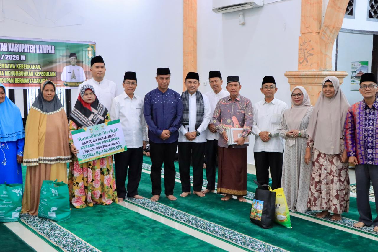 Bupati Kampar Lepas Tim Safari Ramadhan 1447 H, Salurkan Bantuan Rp 20 Juta untuk Masjid