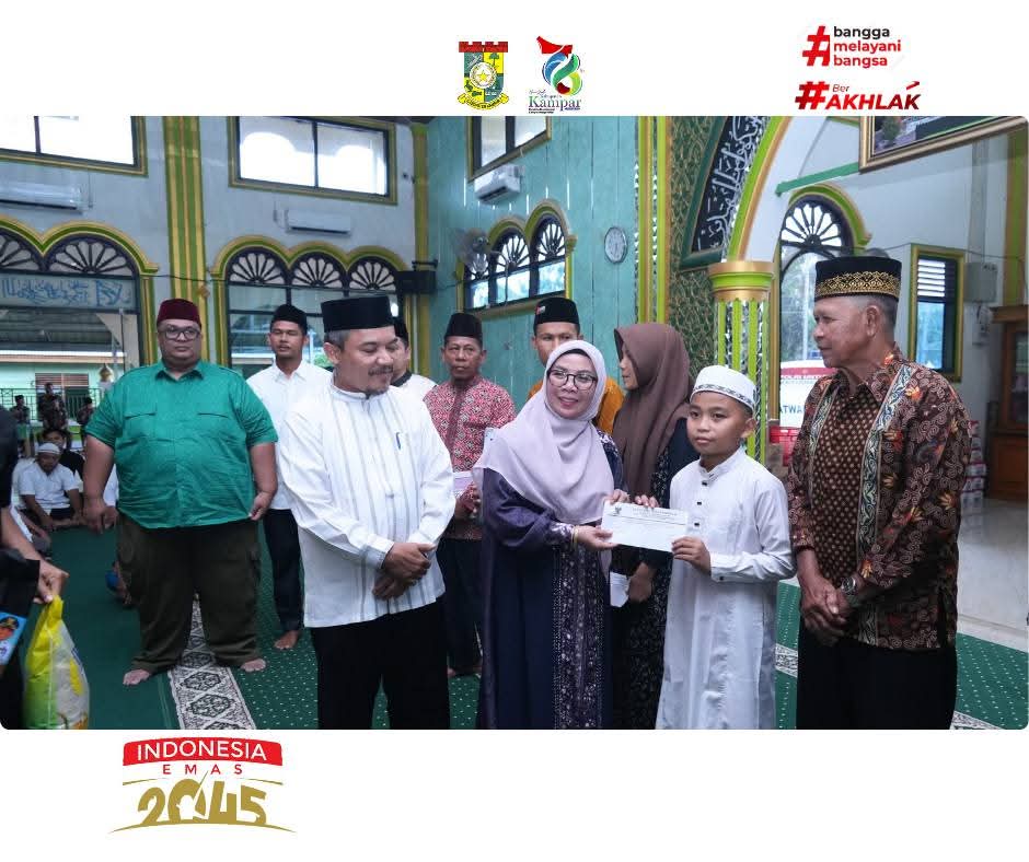 Safari Ramadhan di Kampung Pinang, Wabup Kampar Misharti Serahkan Bantuan untuk Masjid dan Dhuafa