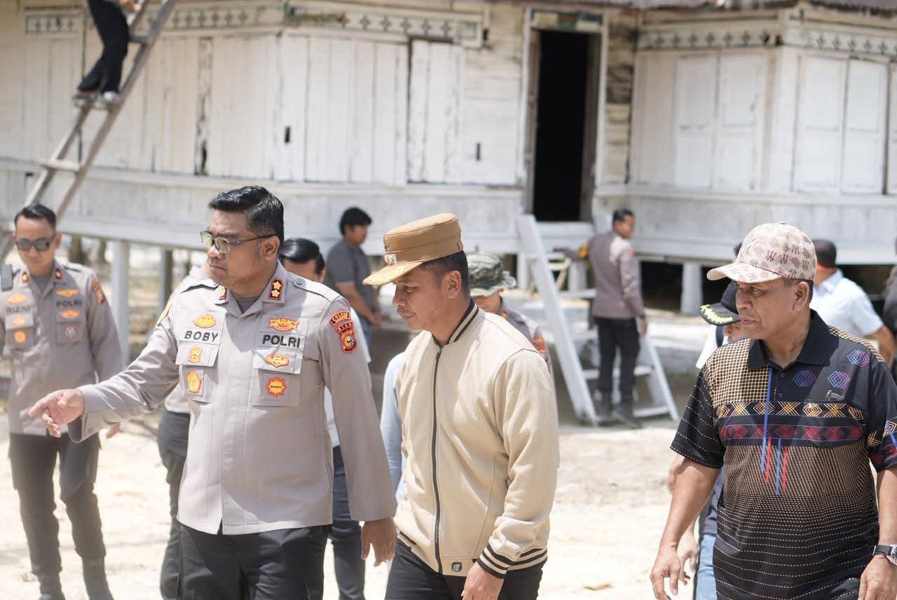 Bupati Kampar Tinjau Kesiapan Peresmian Jembatan Merah Putih Presisi di Desa Gobah