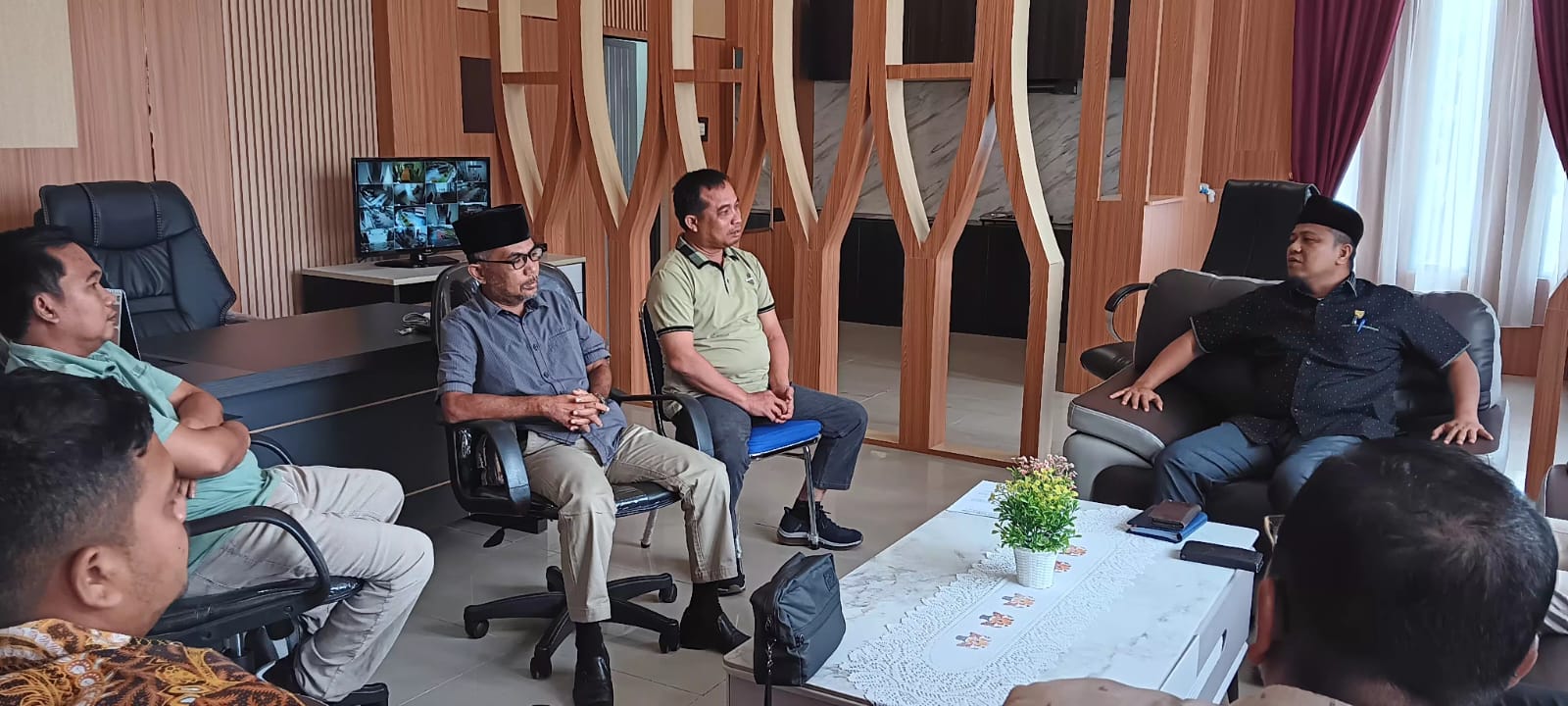 Satpol PP Kampar dan DPRD Pesisir Selatan Bahas Strategi Penanganan Penyakit Masyarakat