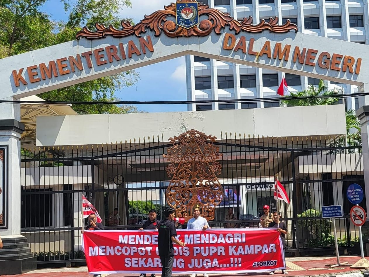 Geruduk Kemendagri RI, Forkot Kampar Desak Kadis PUPR Kampar Afdal Dicopot