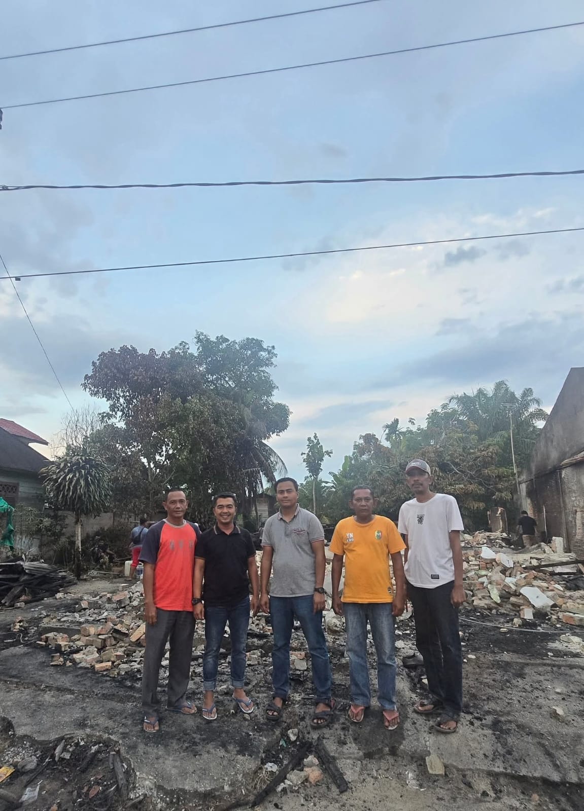 Eko Sutrisno Jambangi Korban Kebakaran Bersama Komunitas Tarompa Jopang